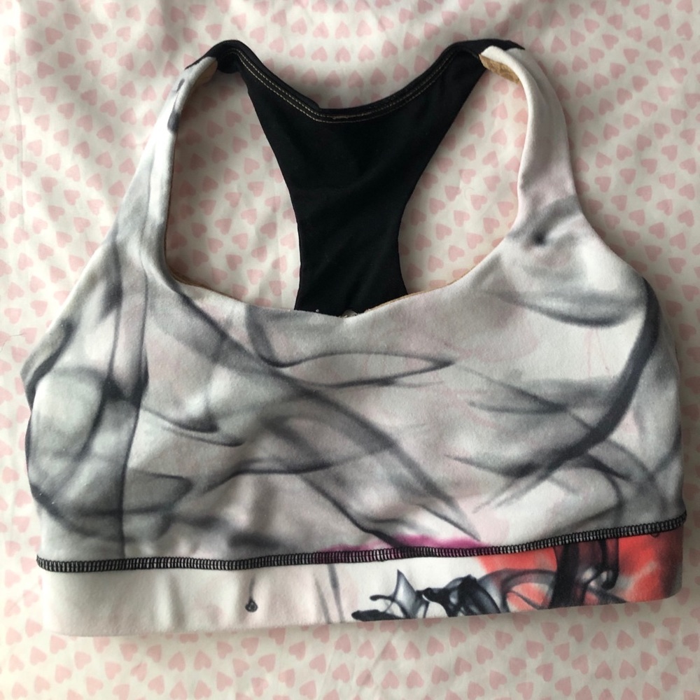 Lululemon sports bra